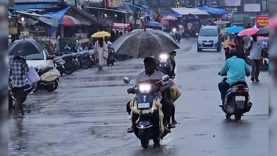 சென்னையில் ஆரஞ்சு அலர்ட்: தமிழகத்தின் 11 மாவட்டங்களுக்கு கனமழை எச்சரிக்கை