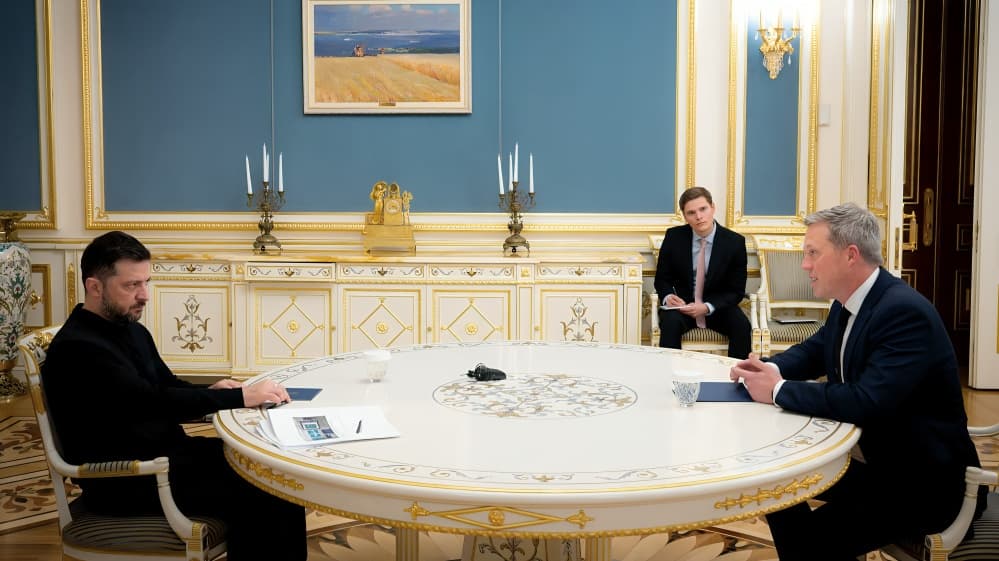 Trump Envoys Set Deadline for Zelenskyy on Proposed Ukraine Peace Deal
