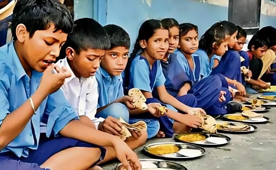 Gujarat Schools Promote Healthy Breakfast Programs for Students
