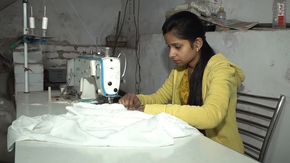 Lucknow Chikankari Traders Urge GST Reduction and Promotion Ahead of Union Budget