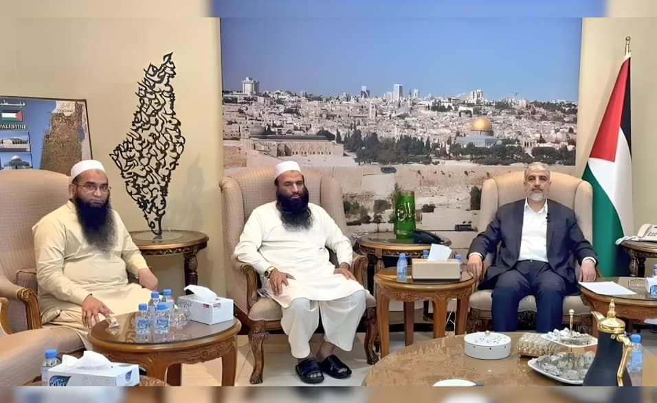 Video Claims Show Pakistan-Based Leader Met Hamas Figures in Doha, Raising Security Concerns