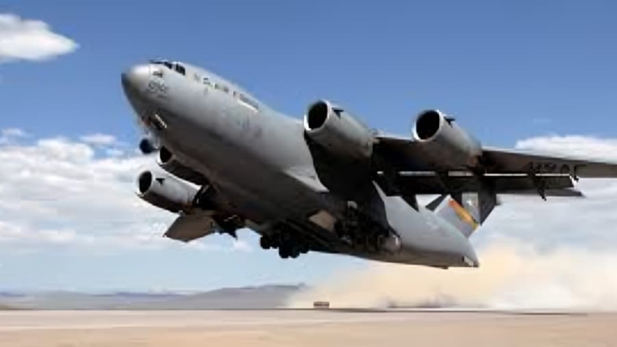 US Air Force C 17 Aircraft Declares Squawk 7700 Emergency During Abu Dhabi to Doha Flight