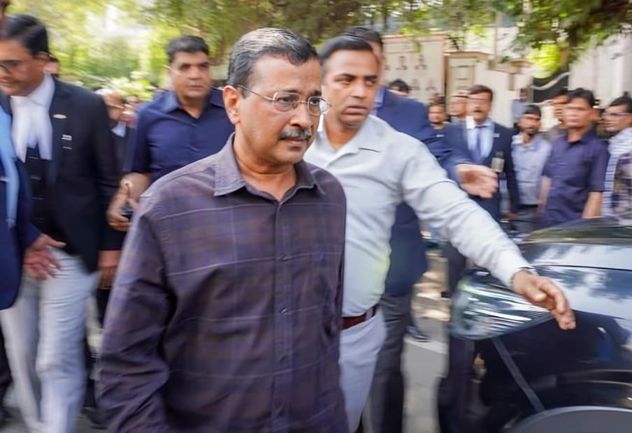 Pawan Khera Slams BJP as “Icchadhari Naag” Over Kejriwal, Sisodia Discharge in Excise Policy Case