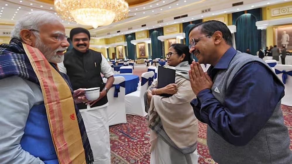 Arvind Kejriwal Criticises PM Narendra Modi, Says BJP Government at Centre Faces Political Challenge