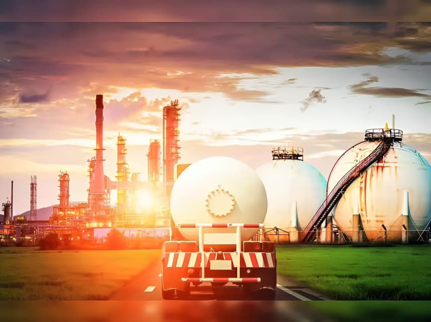 Qatar Warns Gulf Energy Exports Could Stop, Oil May Spike to $150 Amid Middle East Crisis
