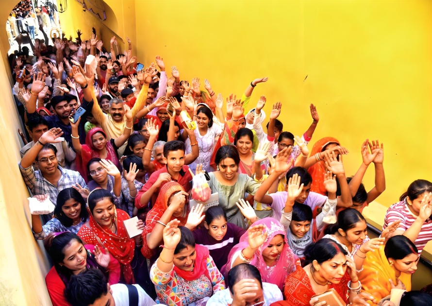Devotees Offer Prayers at Shila Mata Temple in Amber Fort on First Day of Chaitra Navratri 2026