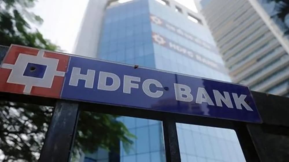 HDFC Bank Shares Fall After Chairman Exit Raises Governance Concerns
