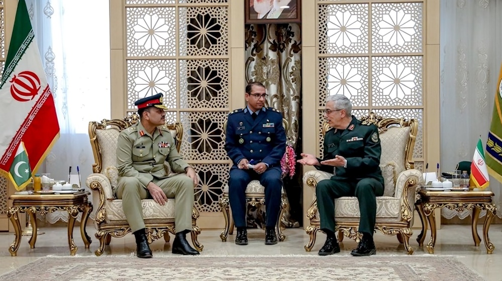 Remarks by Pakistan Army Chief Trigger Debate on Sectarian Identity and Iran Relations