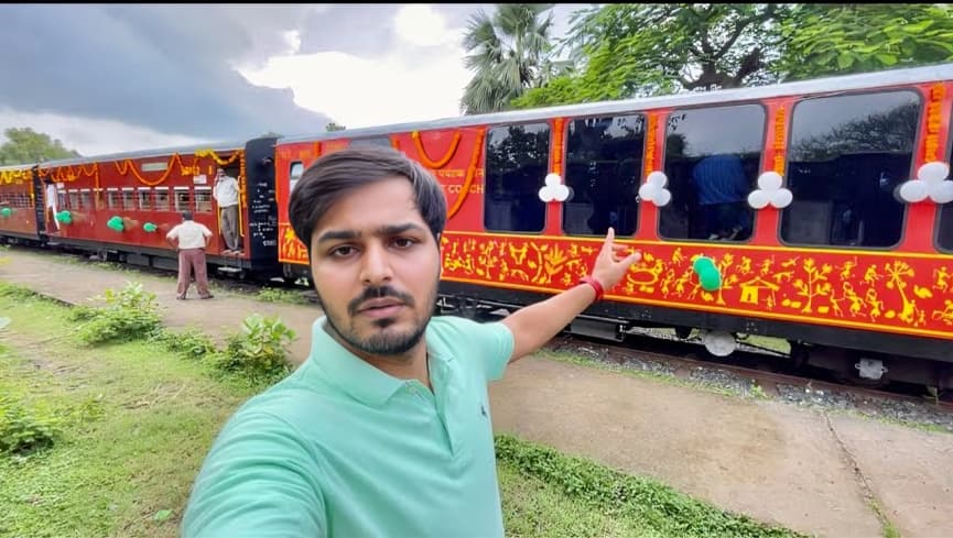 Billimora Vaghai Narrow Gauge Train Showcases Gujarat Heritage and Scenic Journey Experience
