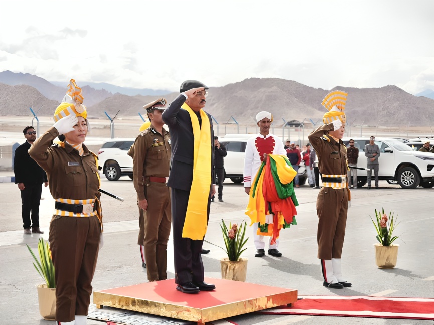 CJI Surya Kant receives warm welcome in Leh ahead of court building inauguration in Ladakh