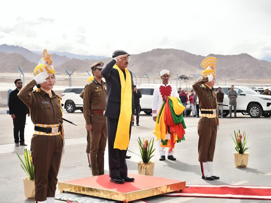 CJI Surya Kant receives warm welcome in Leh ahead of court building inauguration in Ladakh