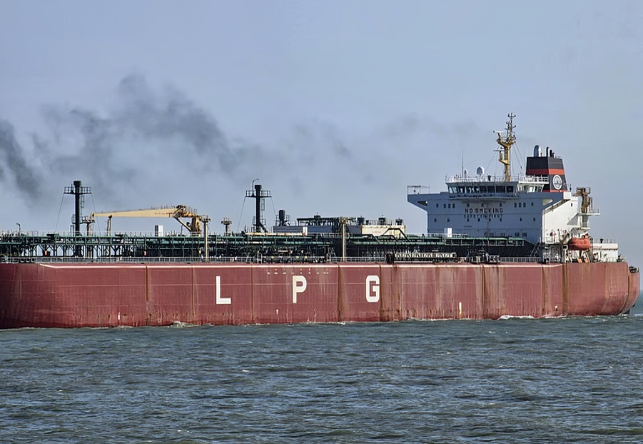 Two India Bound LPG Tankers Cross Strait of Hormuz Amid Regional Tensions