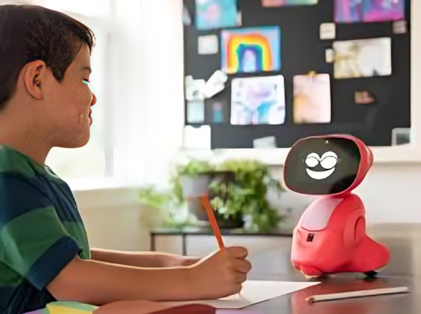 AI Chatbots Pose Risks to Children, Study Warns Parents