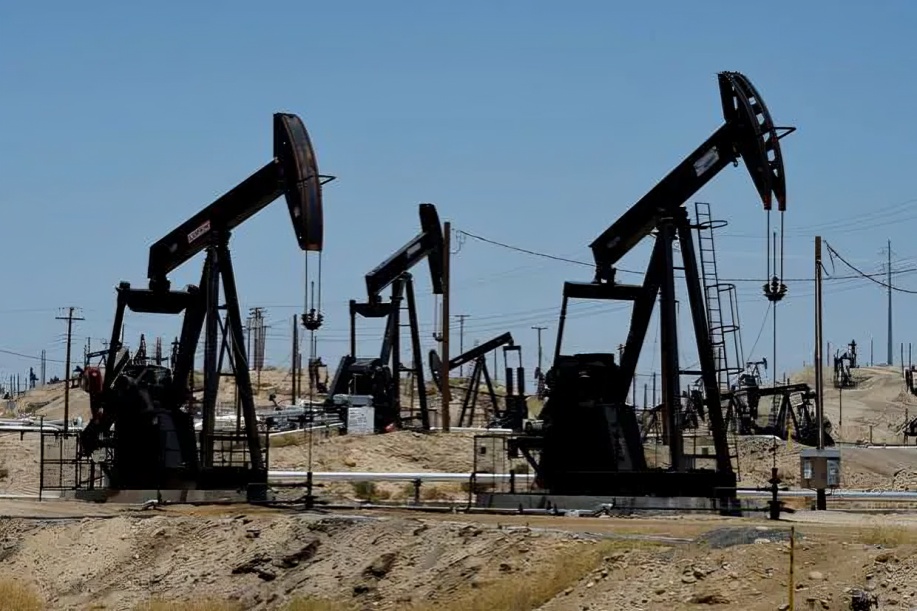 Falling Crude Oil Prices Lift OMCs, Airlines and Tyre Stocks