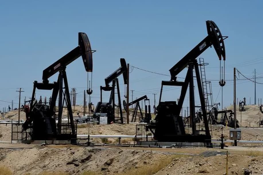 Falling Crude Oil Prices Lift OMCs, Airlines and Tyre Stocks