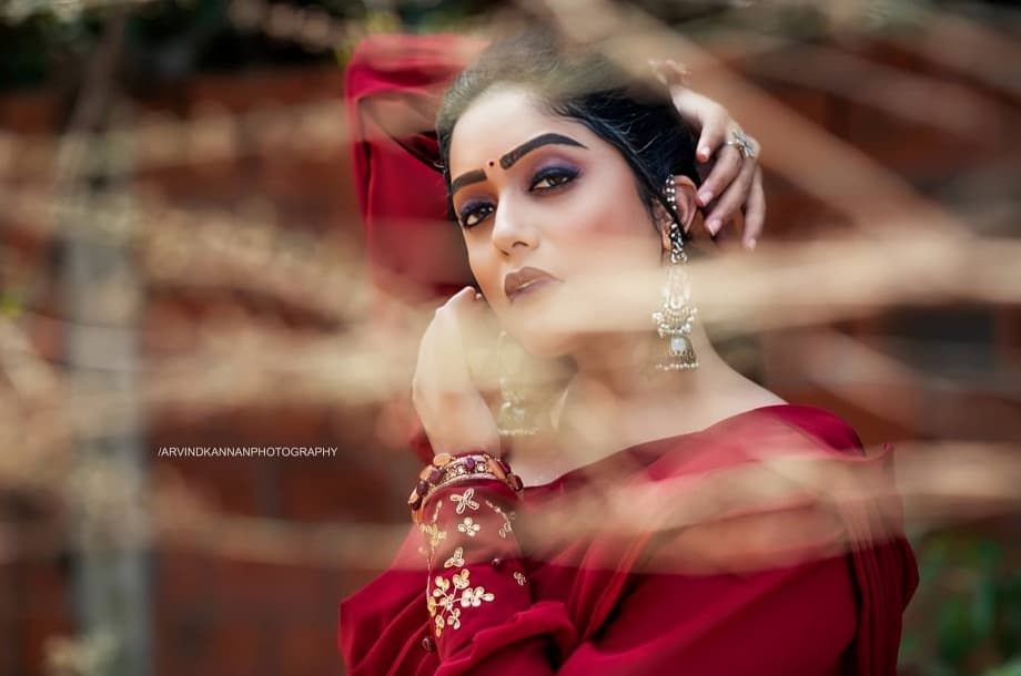 Abhirami Venkatachalam Responds to Online Trolls Emphasizes Artistic Content on Social Media