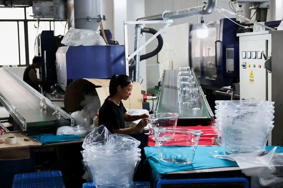 Iran Conflict Triggers Panic Buying in China Plastic Hub Prices Surge Globally