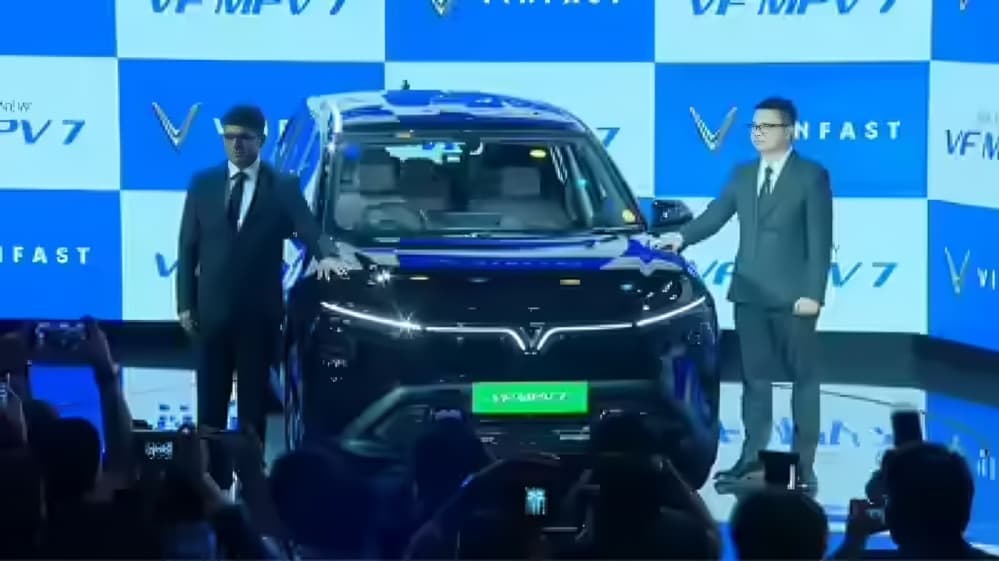 Mahindra XEV 9s and VinFast VF MPV 7 Compared as Electric Seven Seater Segment Expands in India