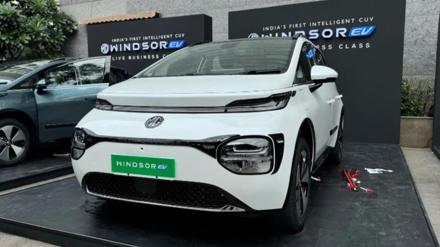 MG Windsor EV Commute Variant Launched in India at Lower Price for Fleet Buyers