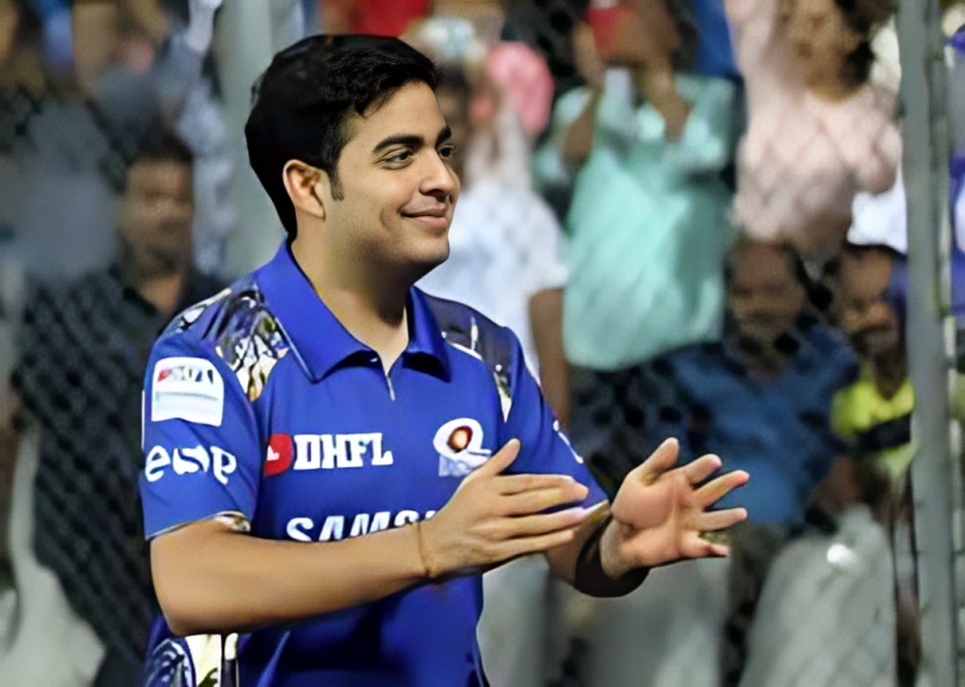 Akash Ambani Seen Leaving MI vs CSK Match Midway Video Circulates on Social Media