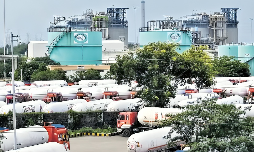 நிலுவைத் தொகை விவகாரம் தீர்வு LPG டேங்கர் லாரி உரிமையாளர்கள் போராட்டம் தற்காலிகமாக வாபஸ்