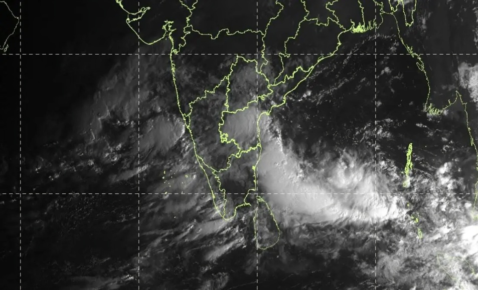 அரபிக்கடல் மற்றும் வங்கக்கடலில் குறைந்த காற்றழுத்த தாழ்வு பகுதி உருவாக வாய்ப்பு – இந்திய வானிலை ஆய்வ