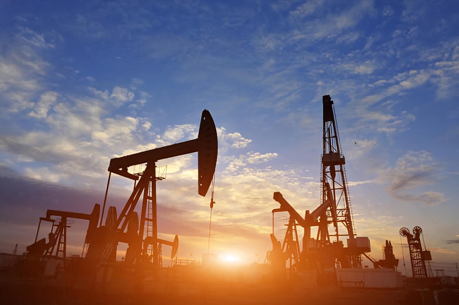 Massive Oil Spill Near Iran’s Kharg Island Raises Environmental Concerns in Gulf Region
