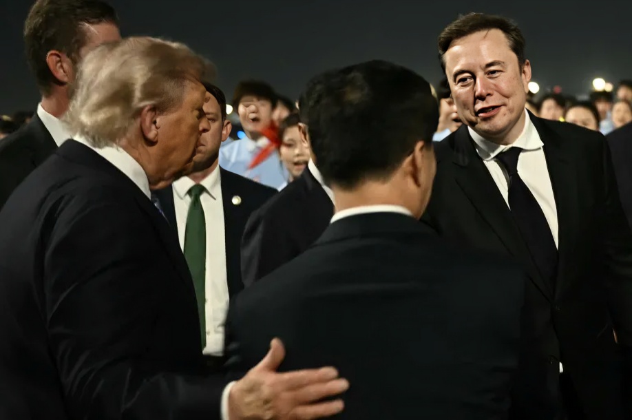 Trump’s Beijing Visit With Top US CEOs Ends Without Major Trade or Technology Agreements