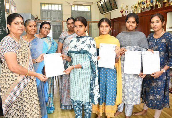 10ஆம் வகுப்பு தற்காலிக மதிப்பெண் சான்றிதழ் இன்று முதல் வழங்கல் தொடக்கம்