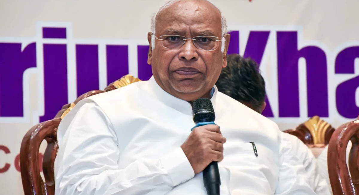 Kharge Criticises Centre Over Rising Fuel Prices Amid Fresh Petrol and Diesel Hike