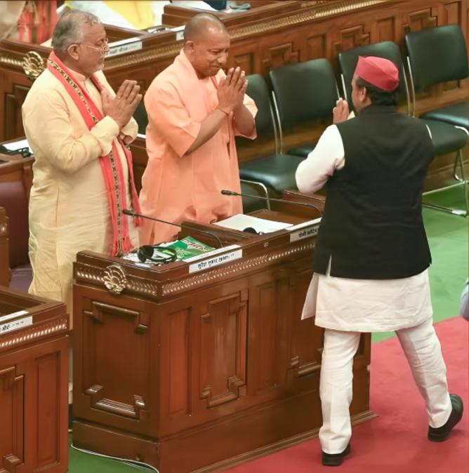 Akhilesh Yadav Criticises Uttar Pradesh Government Over Power Crisis as Yogi Adityanath Assures Acti