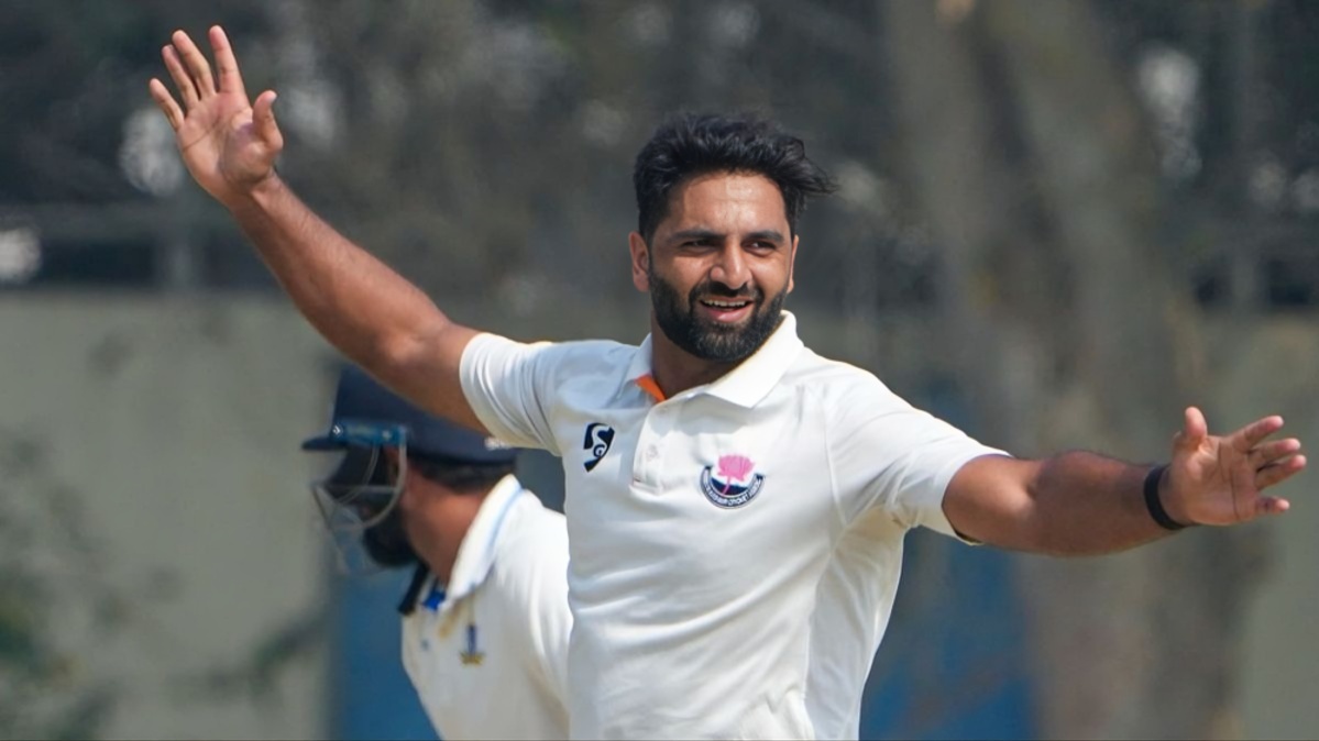 Auqib Nabi Emerges as Potential Addition to India Squad for Afghanistan Test Amid Mohammed Siraj Inj