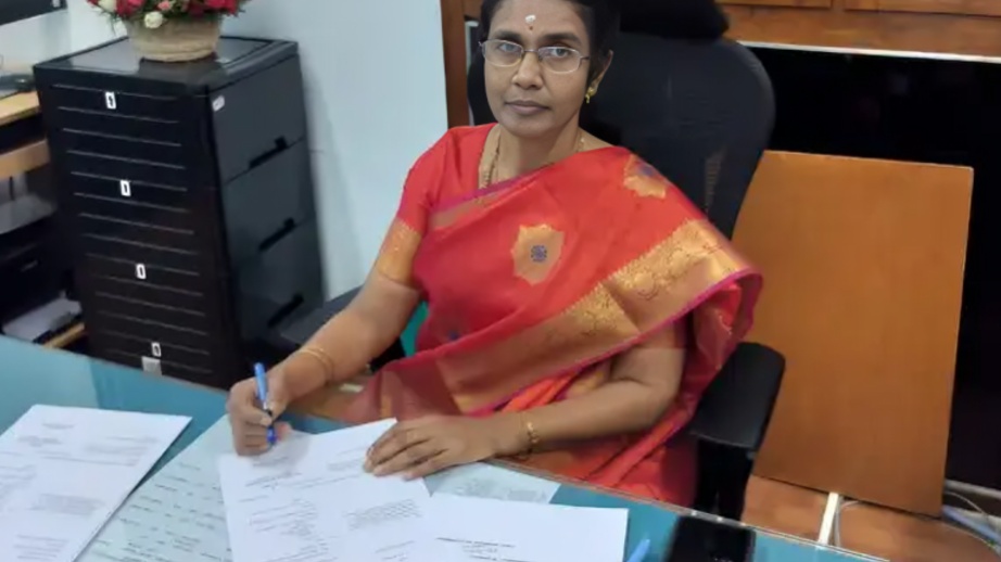 தமிழக சட்டத்துறையின் முதல் பெண் செயலாளராக பாசுமதி நியமனம்