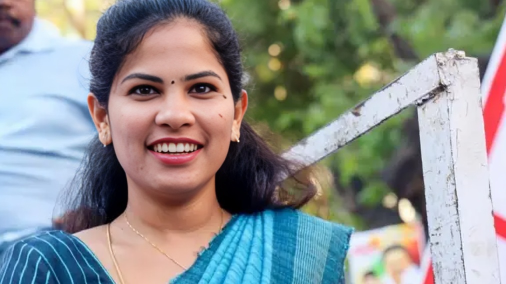 சென்னை பள்ளி விழாவில் எம்எல்ஏ பல்லவிக்கு உரிய மரியாதை வழங்கப்படவில்லை என்ற சர்ச்சை: அரசியல் வட்டாரத்