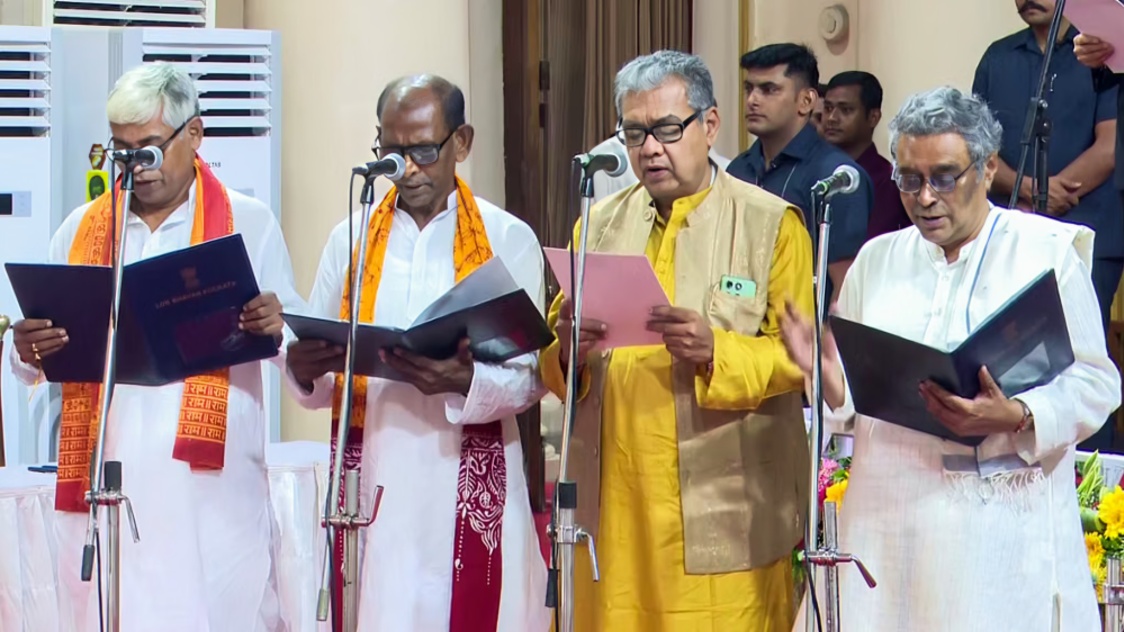 West Bengal Cabinet Portfolios Announced: Swapan Dasgupta Gets Finance, Tapas Roy Assigned Industry