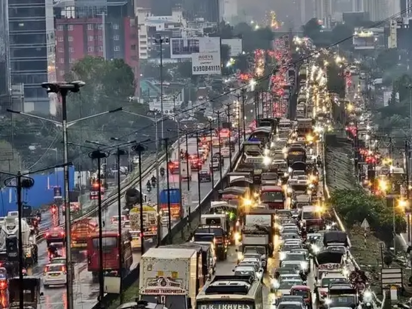 Delhi to Ban Entry of Non BS VI Commercial Vehicles from Other States Starting November 1
