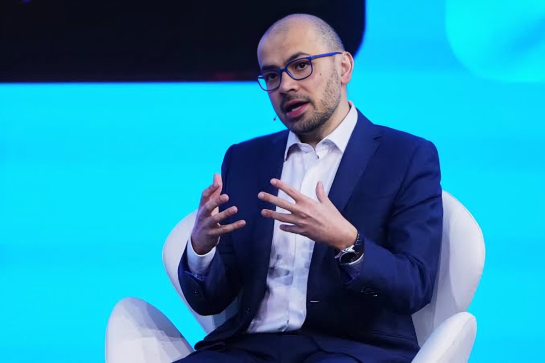 Google DeepMind CEO Predicts Human Level Artificial Intelligence Could Emerge Within Four Years