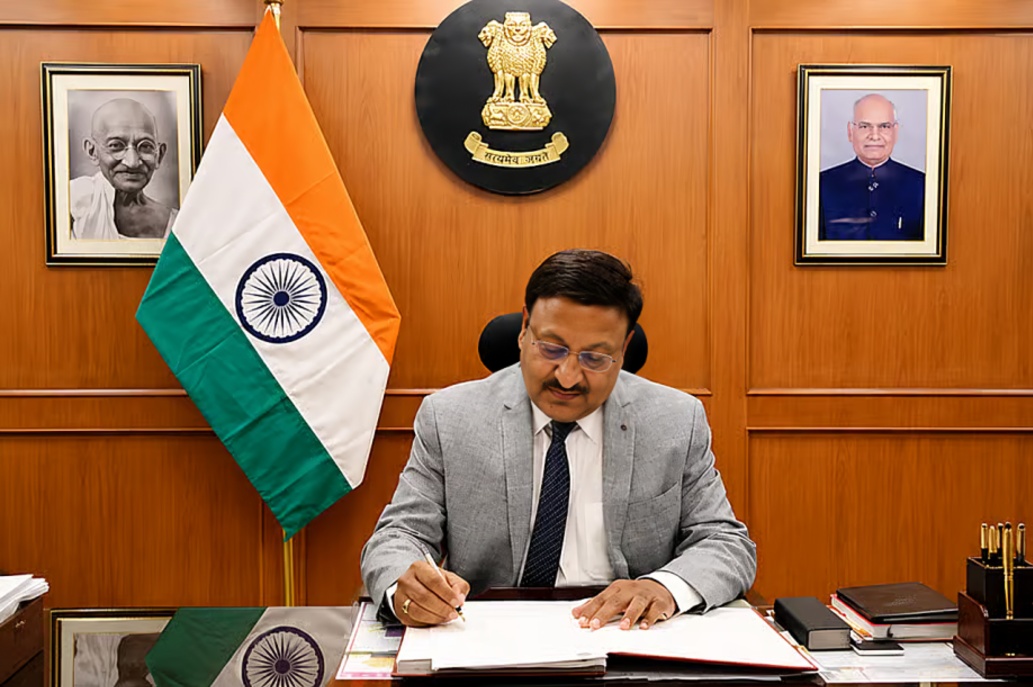 Former Chief Election Commissioner Rajiv Kumar Appointed Part Time Chairman of HDFC Bank