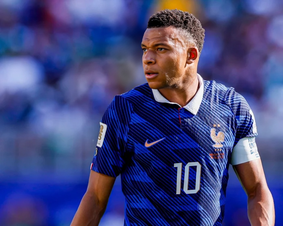 Paraguayan Senator Considers Legal Action After Public Dispute Involving Kylian Mbappe
