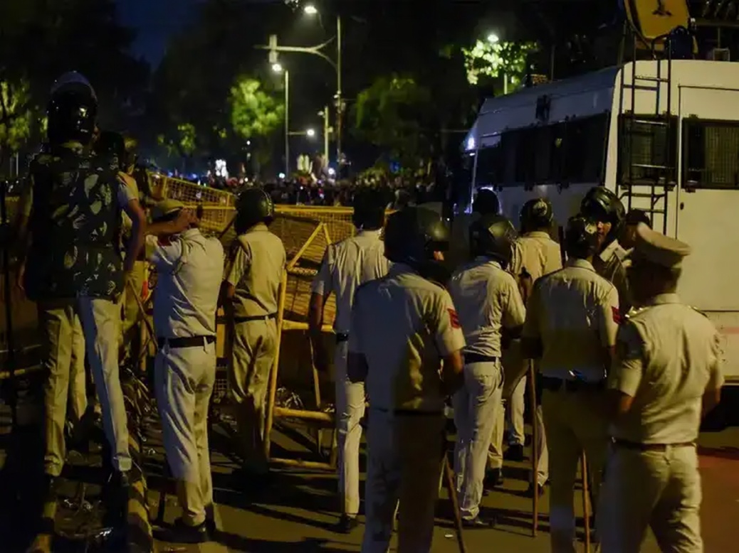 Delhi Police Reject Claims of Firing and Stone Pelting During Jantar Mantar Protest