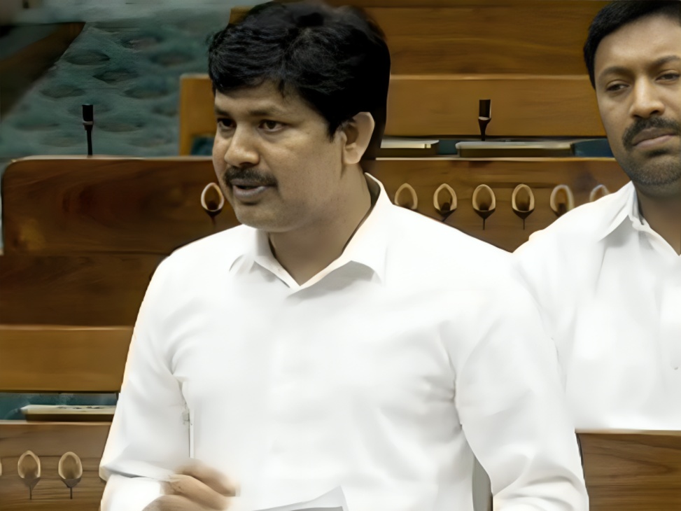 YSRCP MP M Gurumoorthy Seeks CBI Probe into Andhra Pradesh DSC Recruitment, Urges Inclusion of State