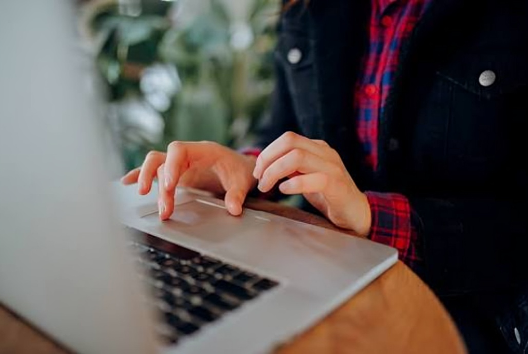 Study Warns AI Chatbots Could Make Online Romance Scams More Sophisticated