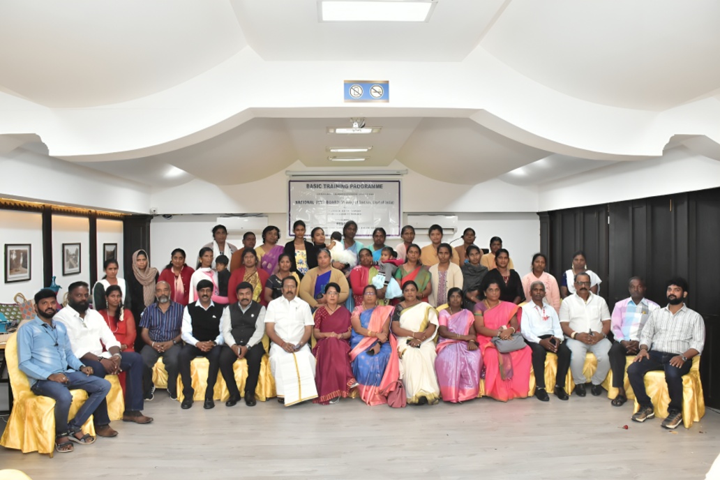 கொடைக்கானலில் தேசிய சணல் வாரியத்தின் சணல் பை தயாரிப்பு பயிற்சி முகாம் தொடக்கம் பெண்கள் தொழில் முனைவு