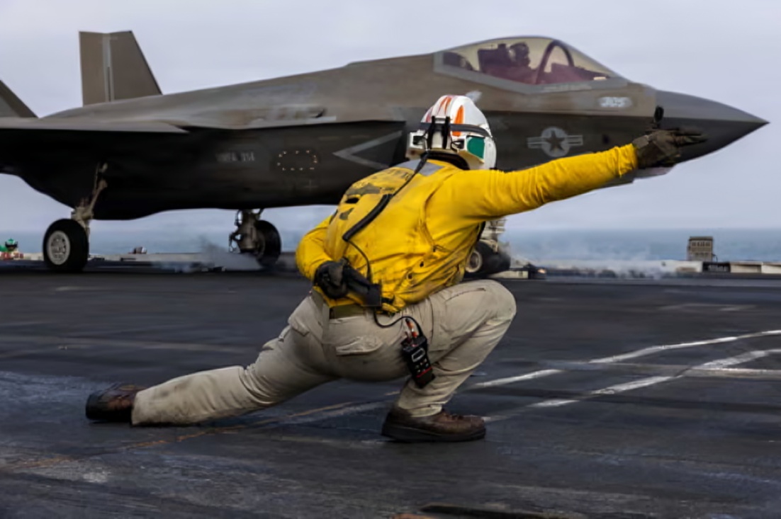 Trump Orders US Navy to Replace Electromagnetic Catapults With Steam Systems on Future Aircraft Carr