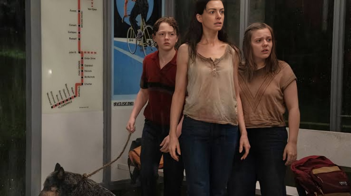 The End of Oak Street Movie Review: Anne Hathaway Leads a Dark Dinosaur Thriller With Emotional Dept
