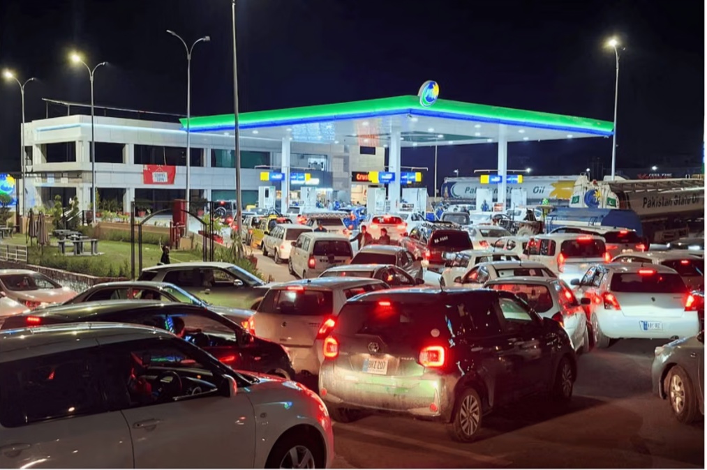 Pakistan Raises Petrol and Diesel Prices on Independence Day