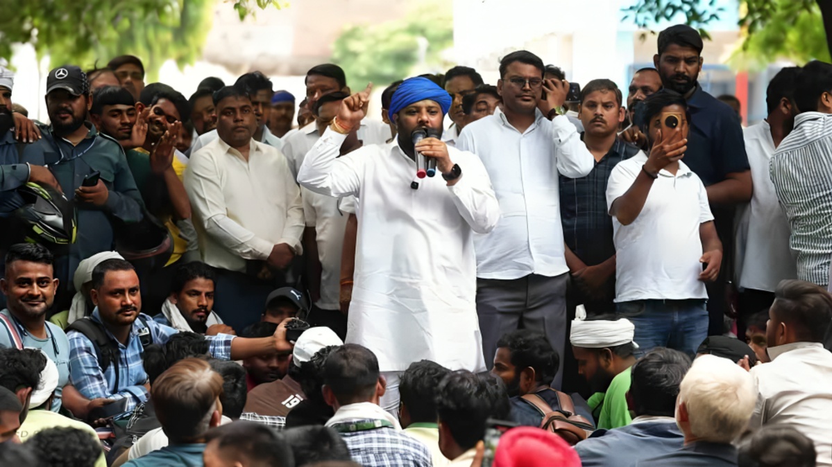 AAP Alleges Police Took MLA Kuldeep Kumar Away Amid Protest Over Sanitation Worker’s Death
