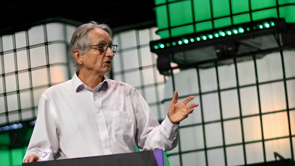 Godfather of AI Geoffrey Hinton Warns Artificial Intelligence Could Trigger Mass Unemployment