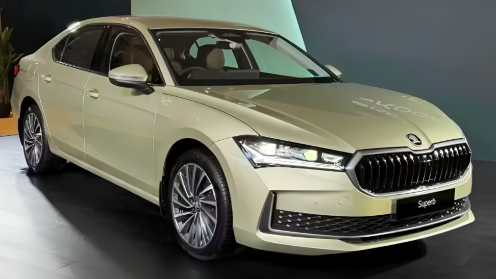 New Skoda Superb Diesel Revealed for India With 150hp TDI Engine and 7 Speed DSG