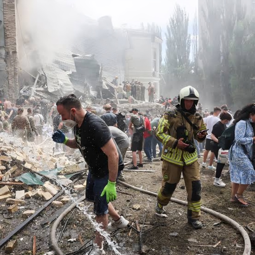Russia Launches Major Missile Barrage on Kyiv, Damaging Children’s Hospital and Civilian Infrastruct
